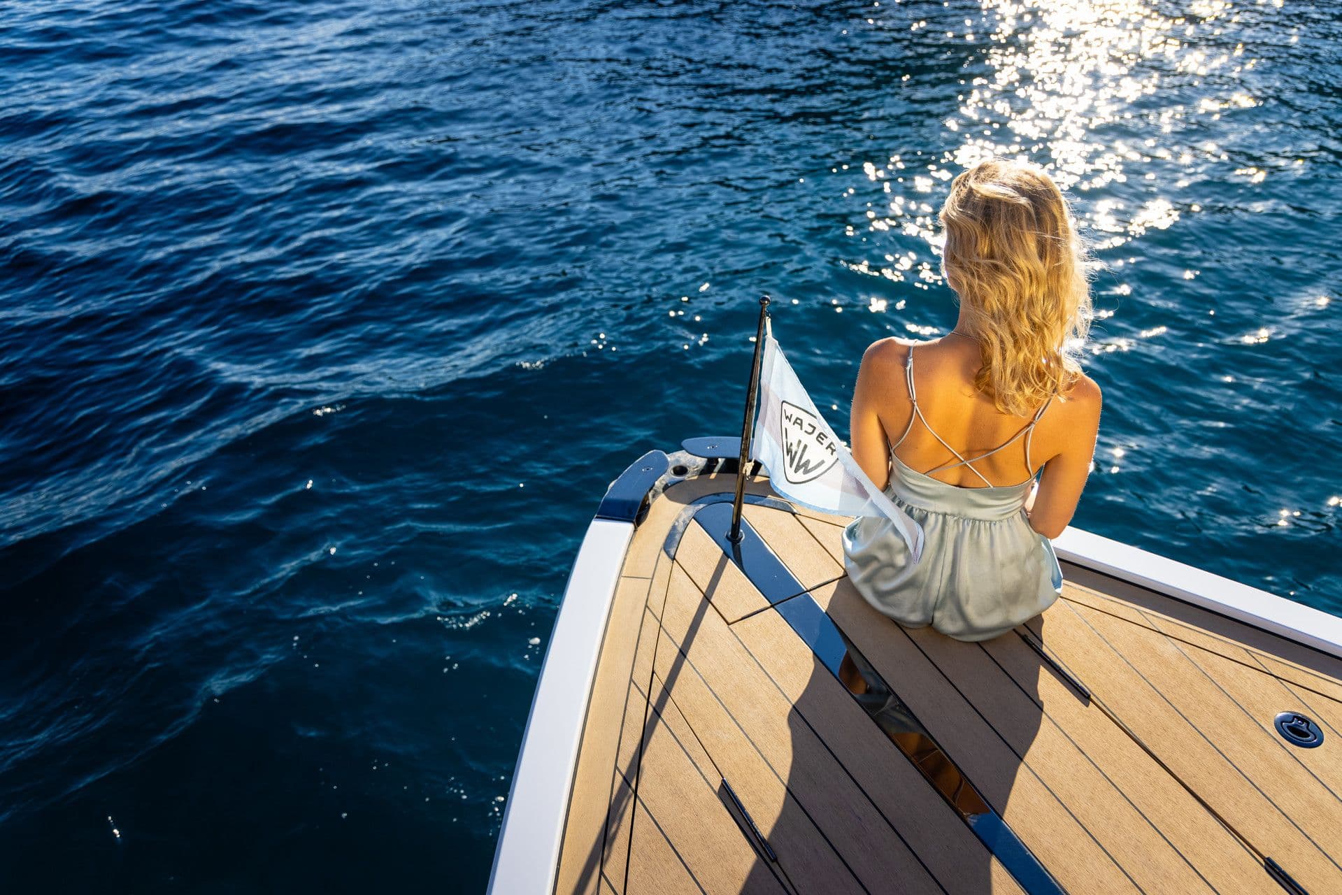 Wajer 55 S bow flag girl sea top
