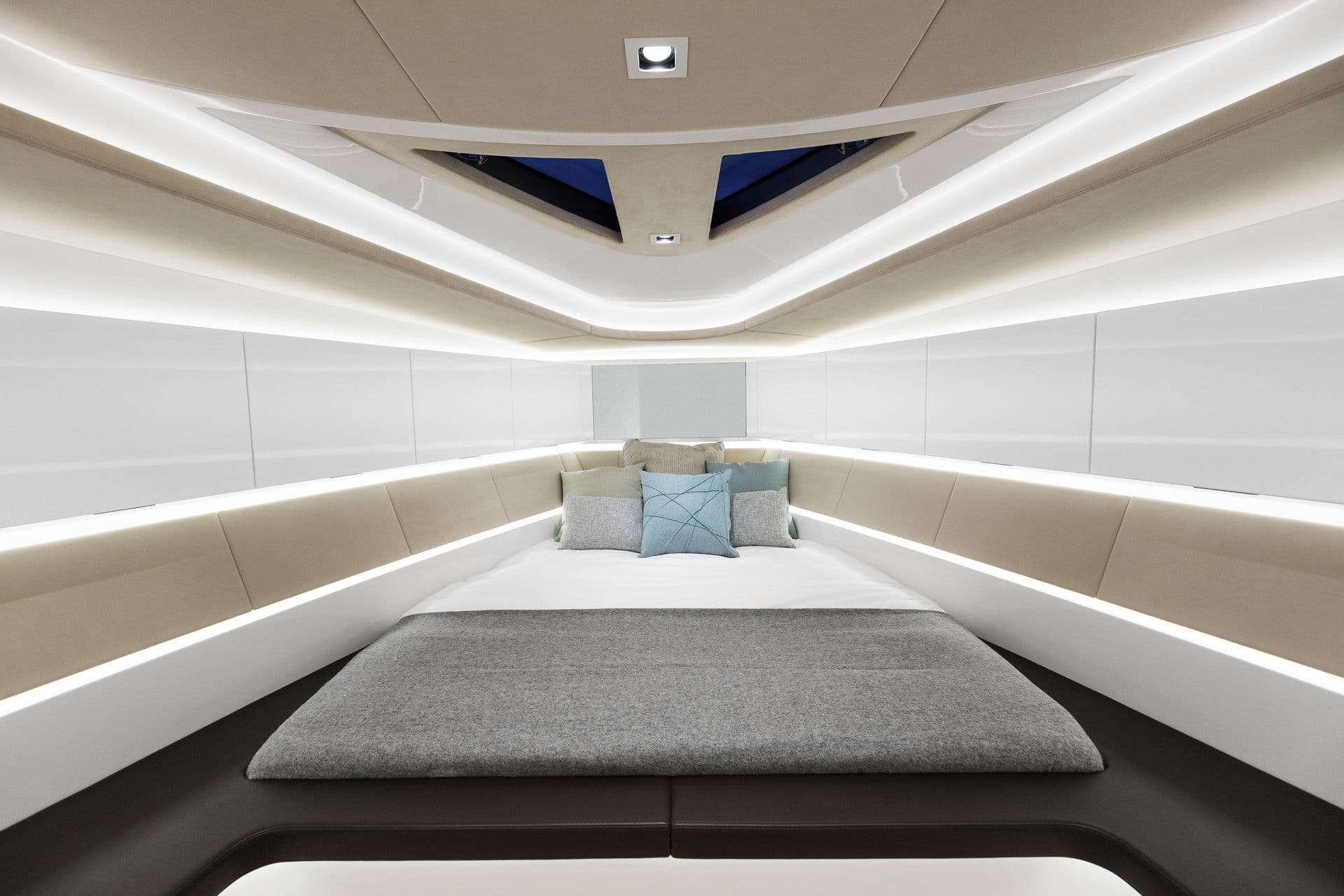 Wajer 55 front cabin