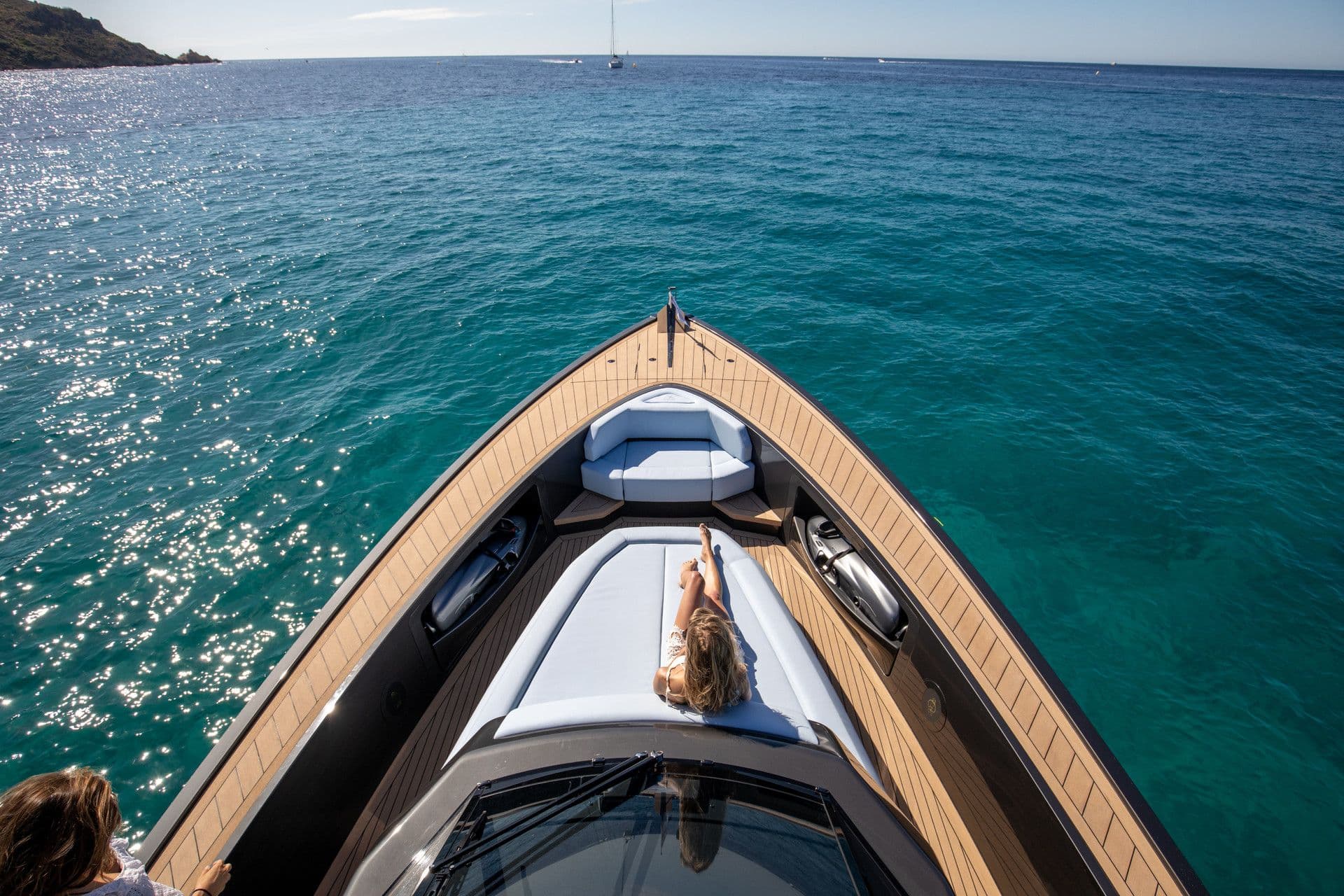 Wajer 55 S bow sunpad