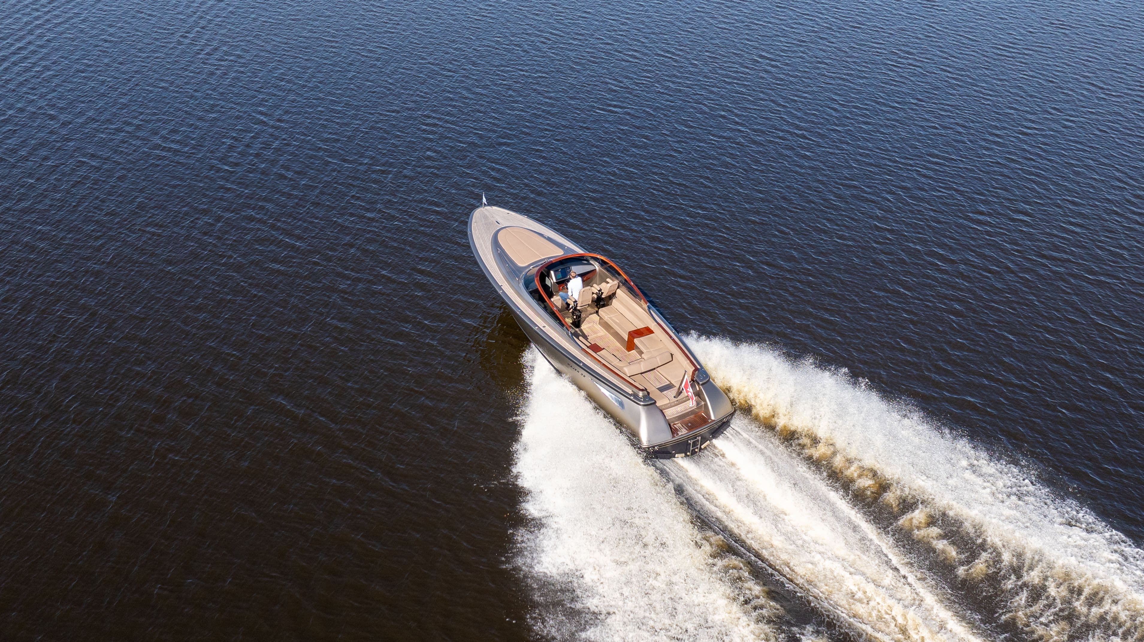 38051-lady-nyetimber-4