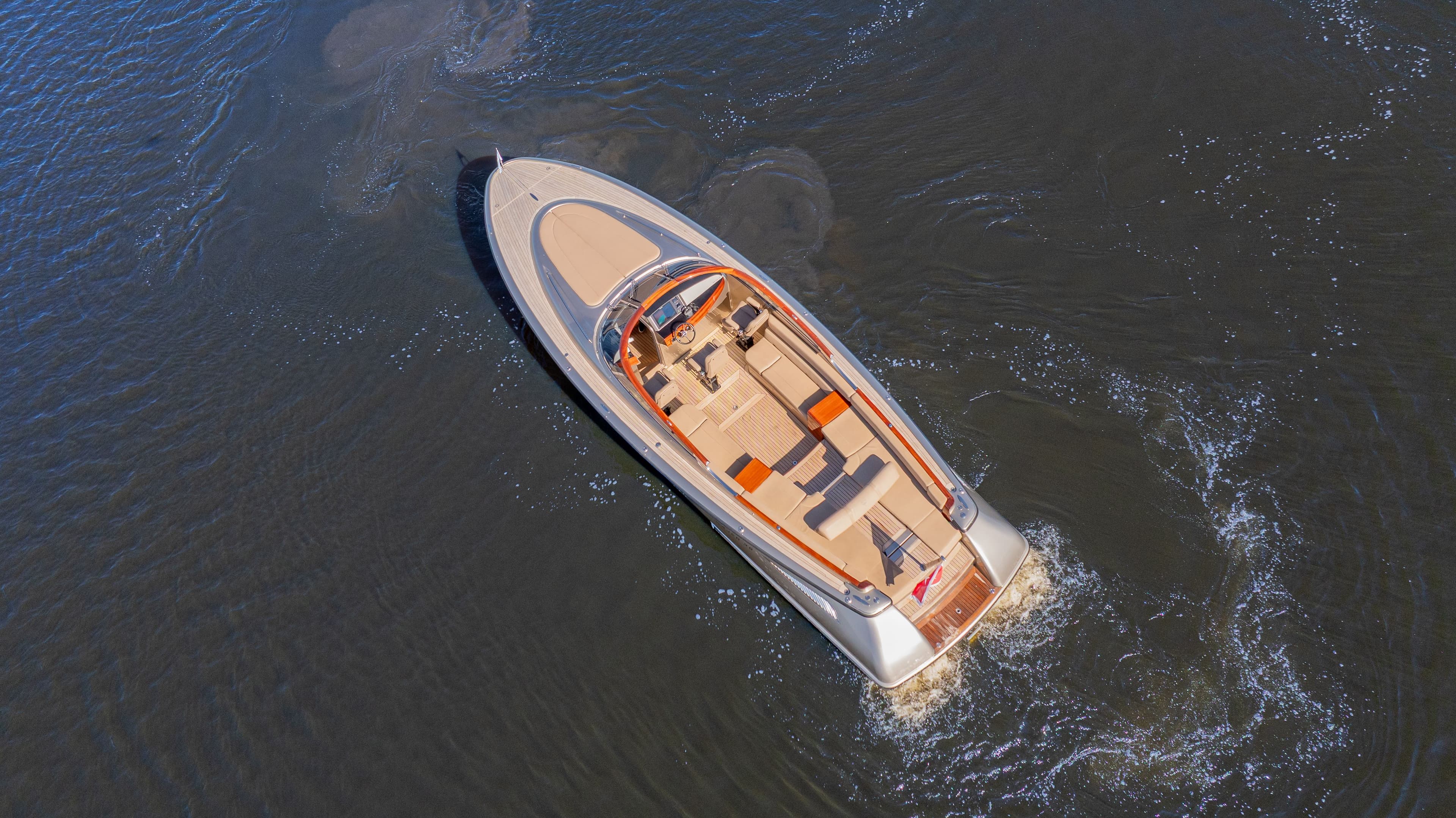 38051-lady-nyetimber-1