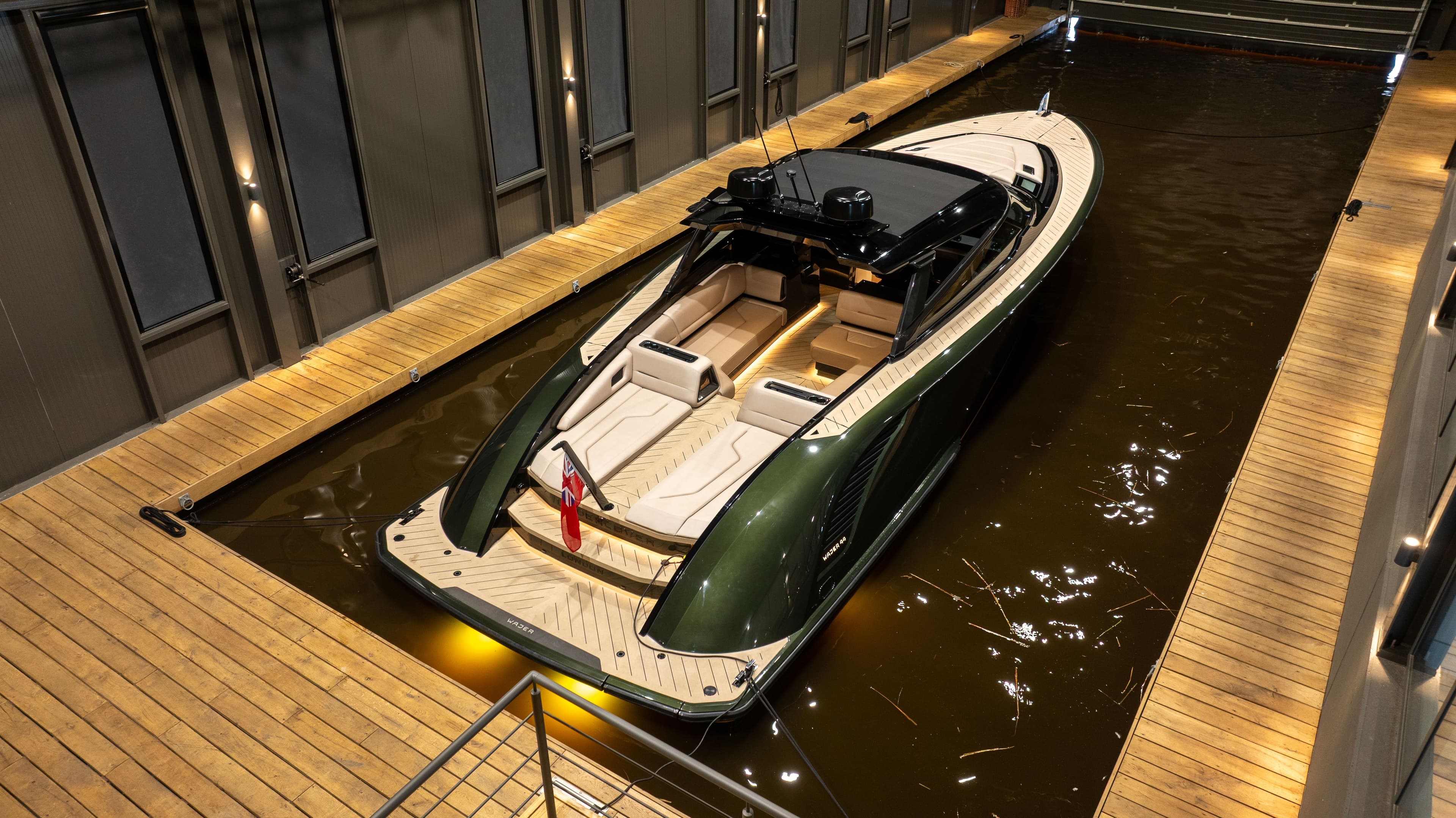 wajer_44003_undercover_2