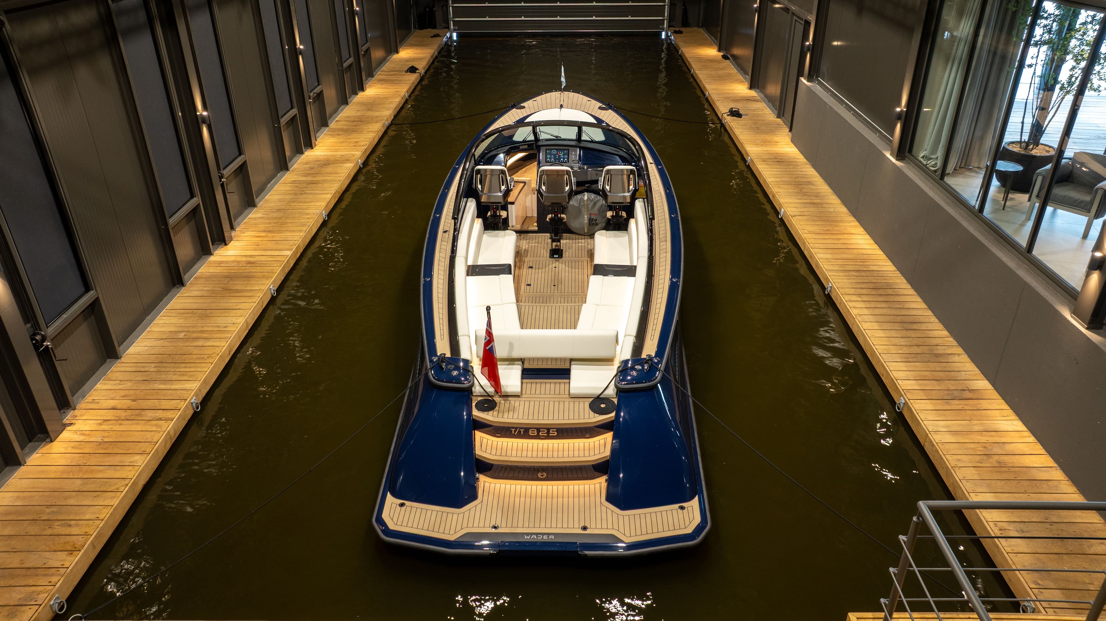 wajer_38179_tt_825_1