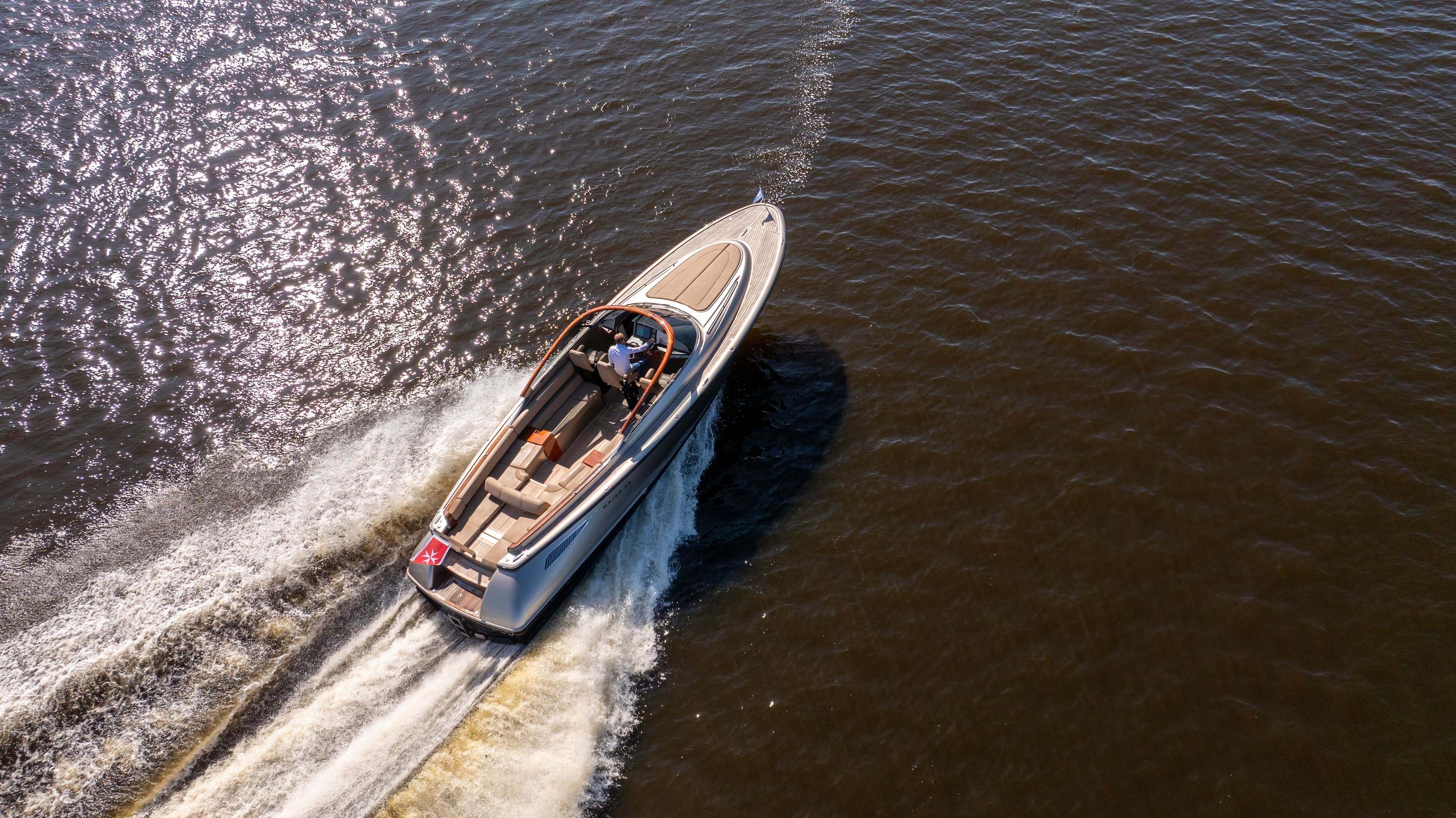 38051-lady-nyetimber-1