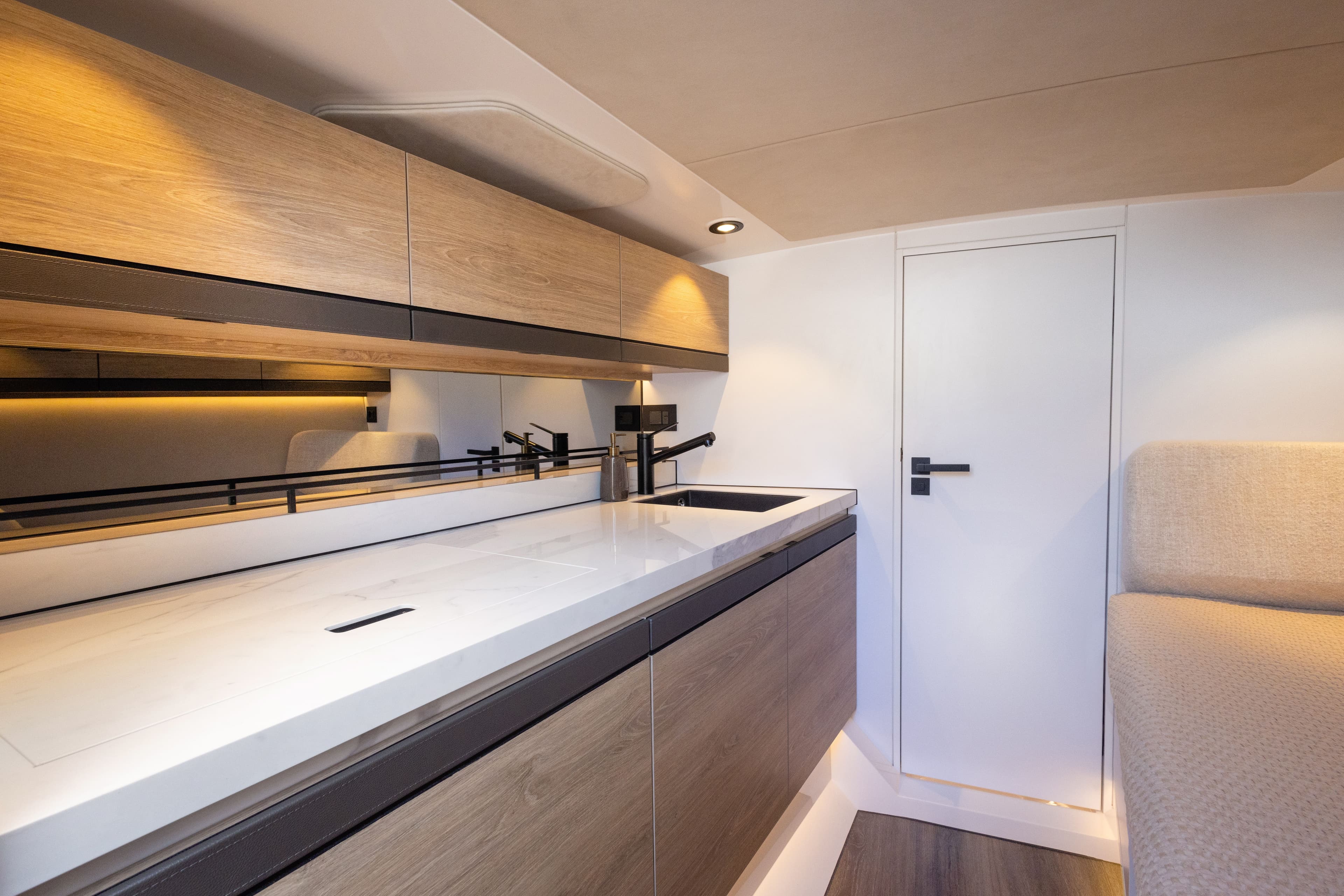 wajer_44003_undercover_17