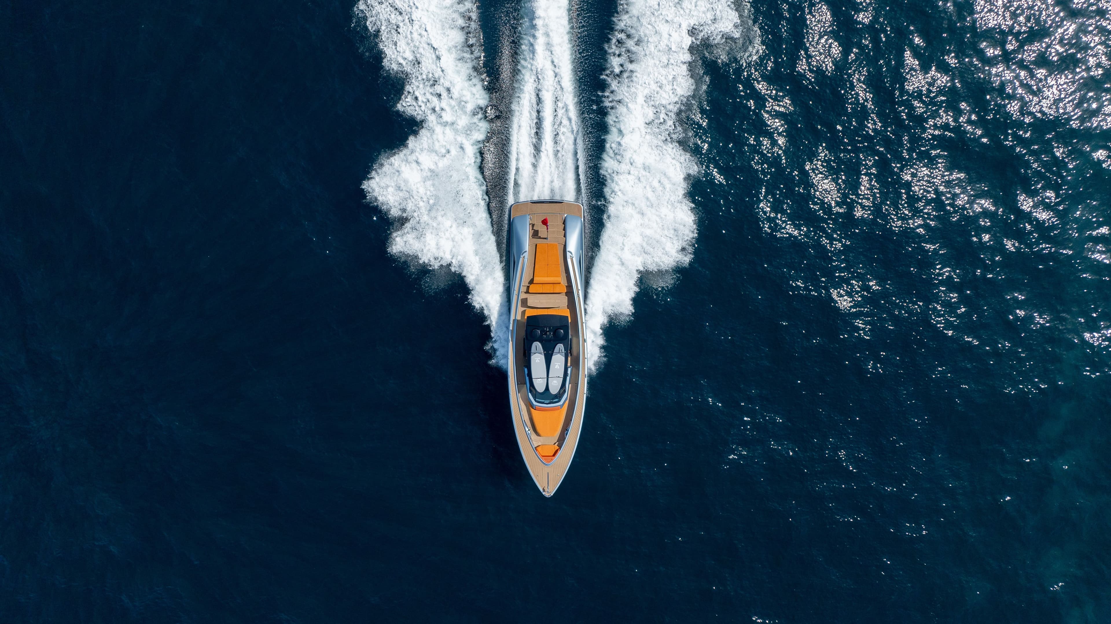 DOWN wajer-55-s-paris-topshot-vertical-up-sailing-lightblue-orange-upholstery