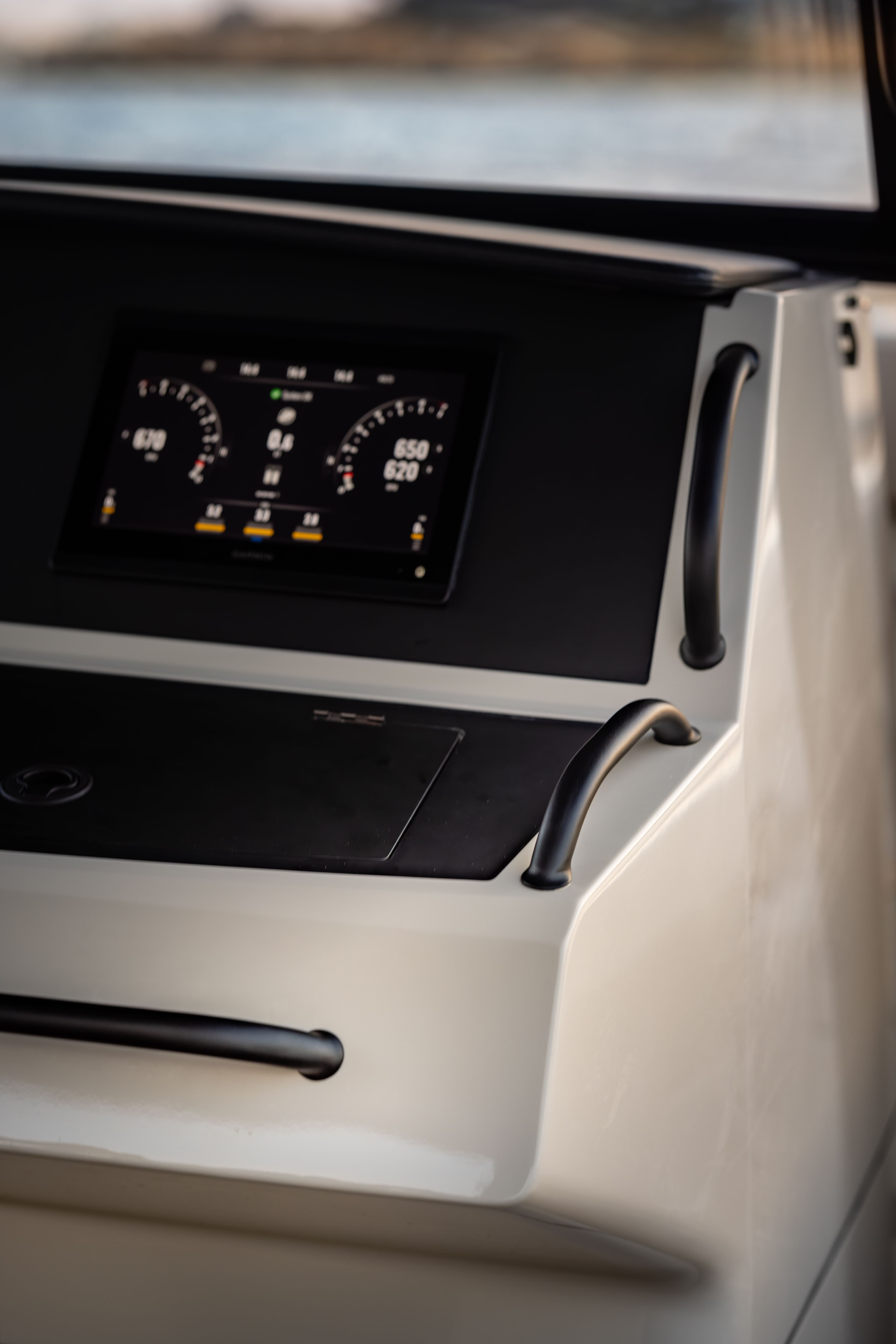Wajer 38 S V10 outboard engines cockpit garmin screen