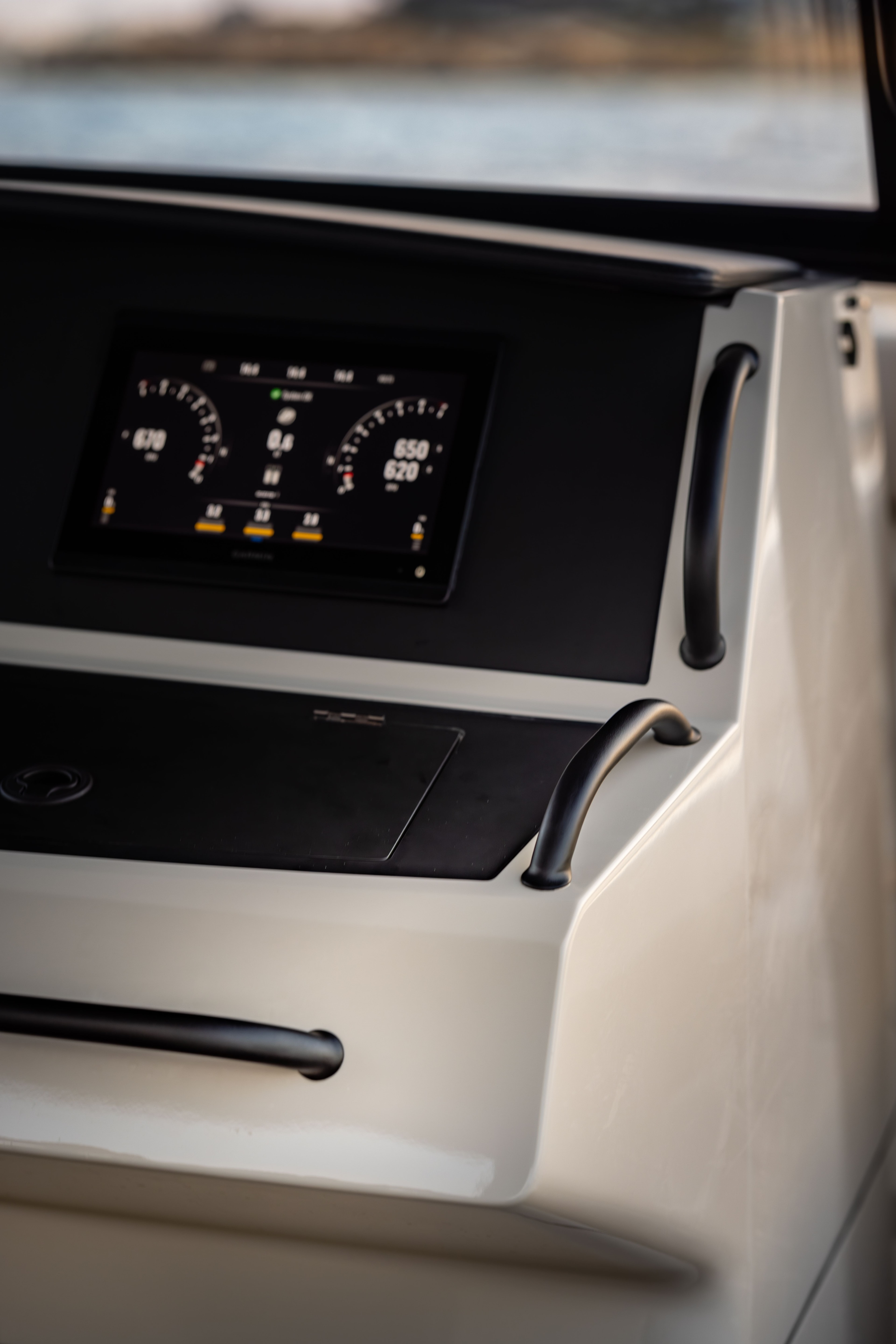 Wajer 38 S V10 outboard engines cockpit garmin screen