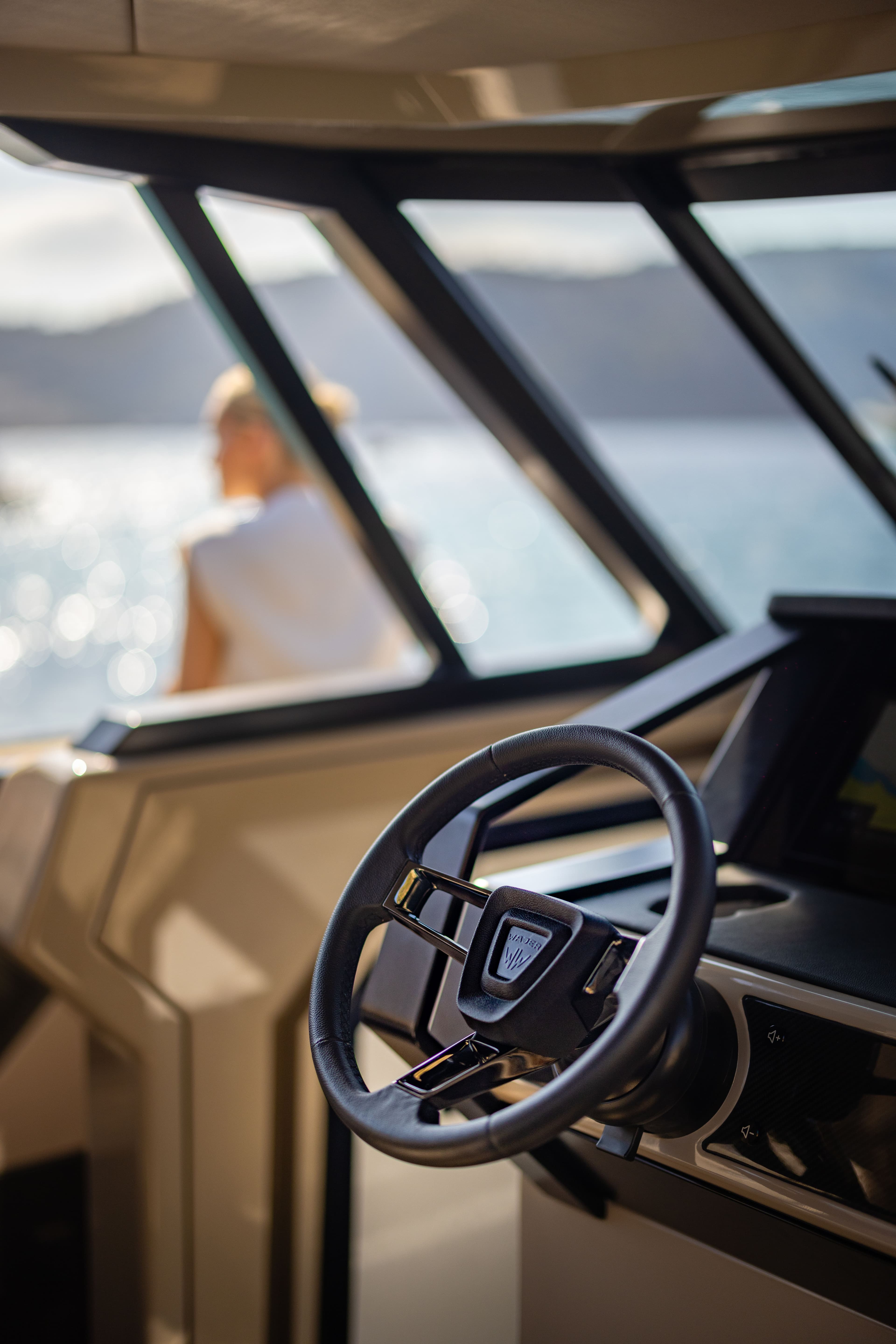 Wajer 44 S cockpit steeringwheel portrait