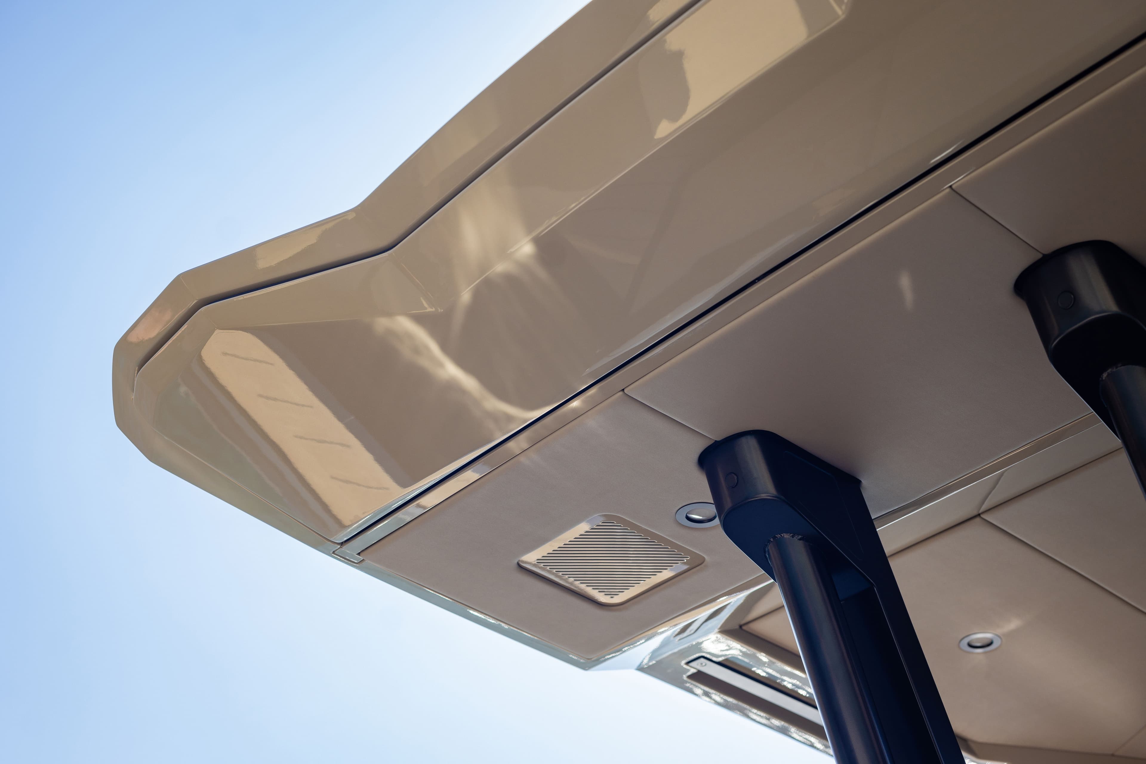 Wajer 44 S roof detail corner up creme beige